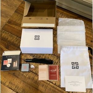 Givenchy Holiday VIP Set Prisme Libre Blush Taffetas Rosé & Rose Perfecto